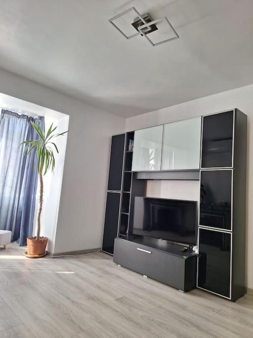Miha'S Apartament Суліна Екстер'єр фото